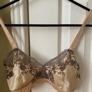 Wacoal Lace Affair Bralette 32 C/D in ivory